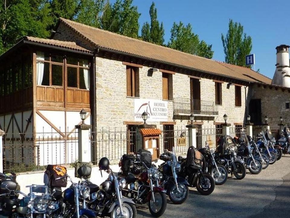 Hotel Charle Jaca Exteriör bild