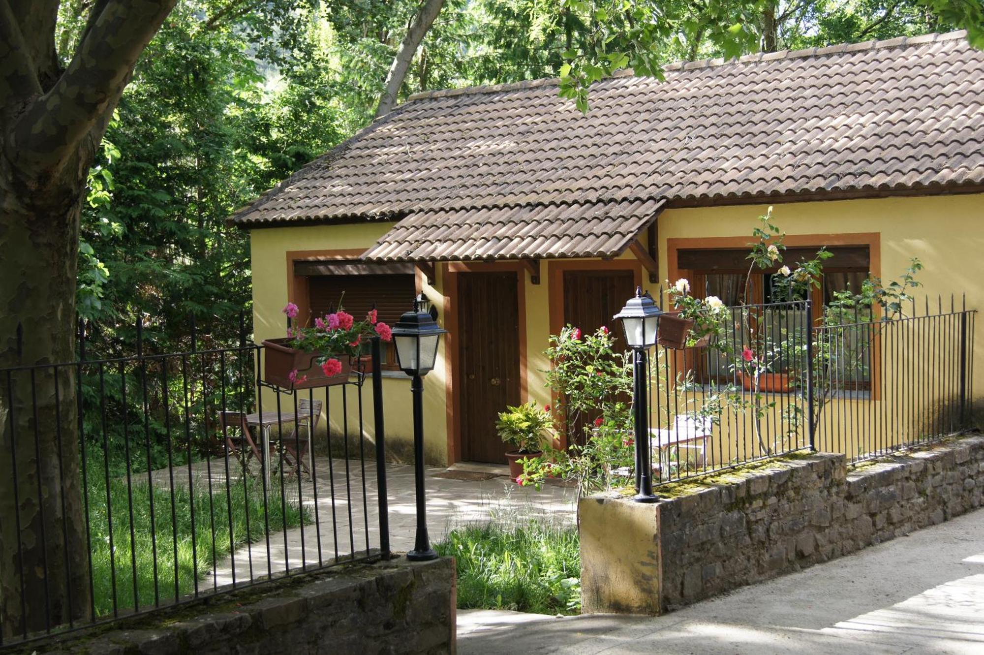 Hotel Charle Jaca Exteriör bild